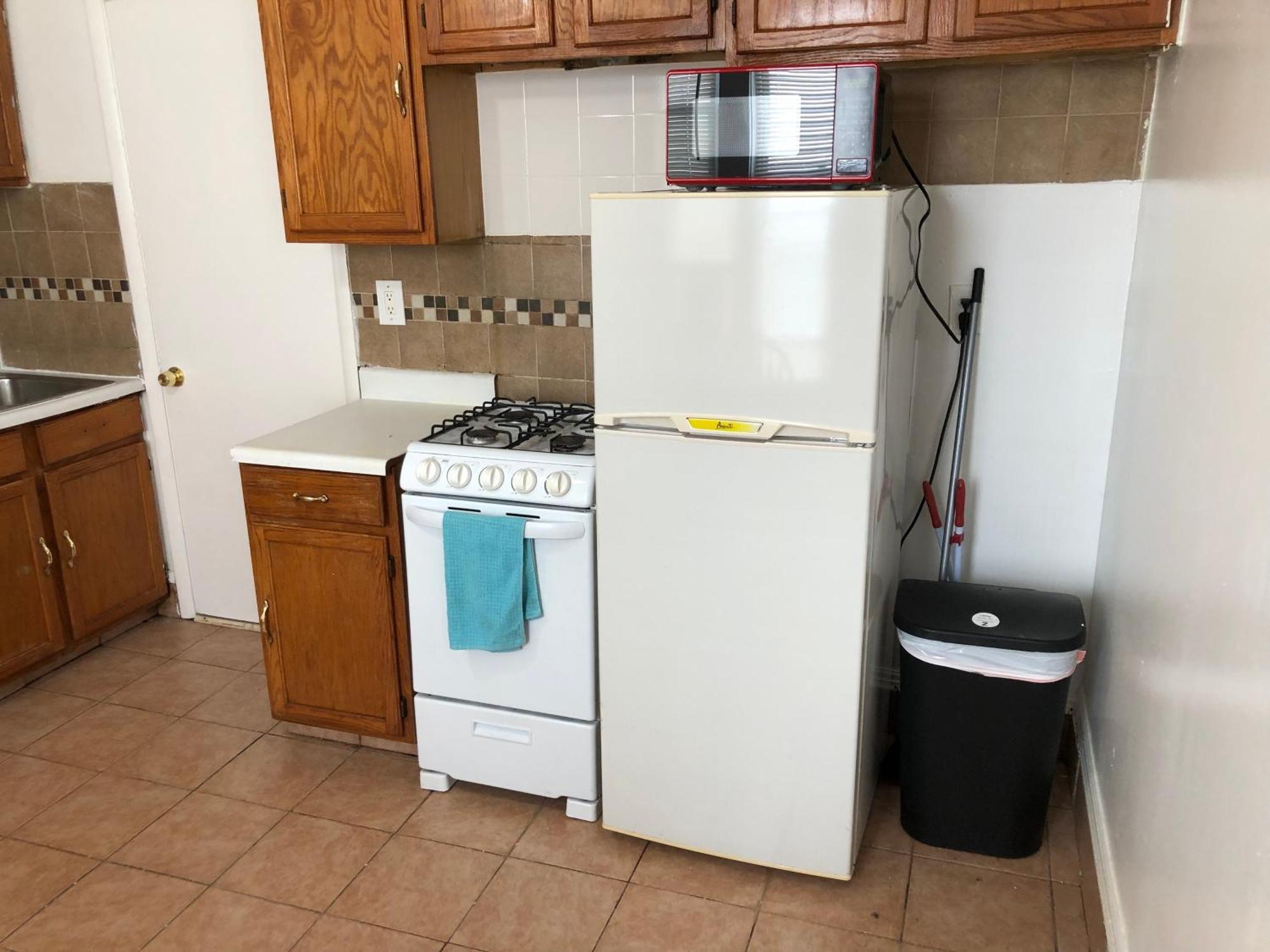 Private 2 Bedroom And 1 Bathroom House In A Quiet Area And Convenient To Nyc Bus And Train Appartement